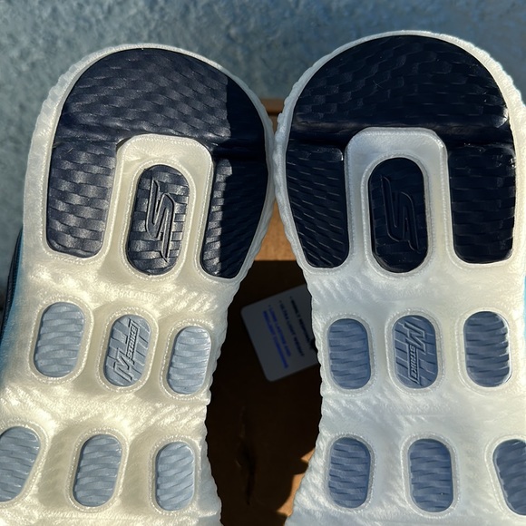 Skechers Go Run Maxroad 5-WOMEN - Picture 5 of 12